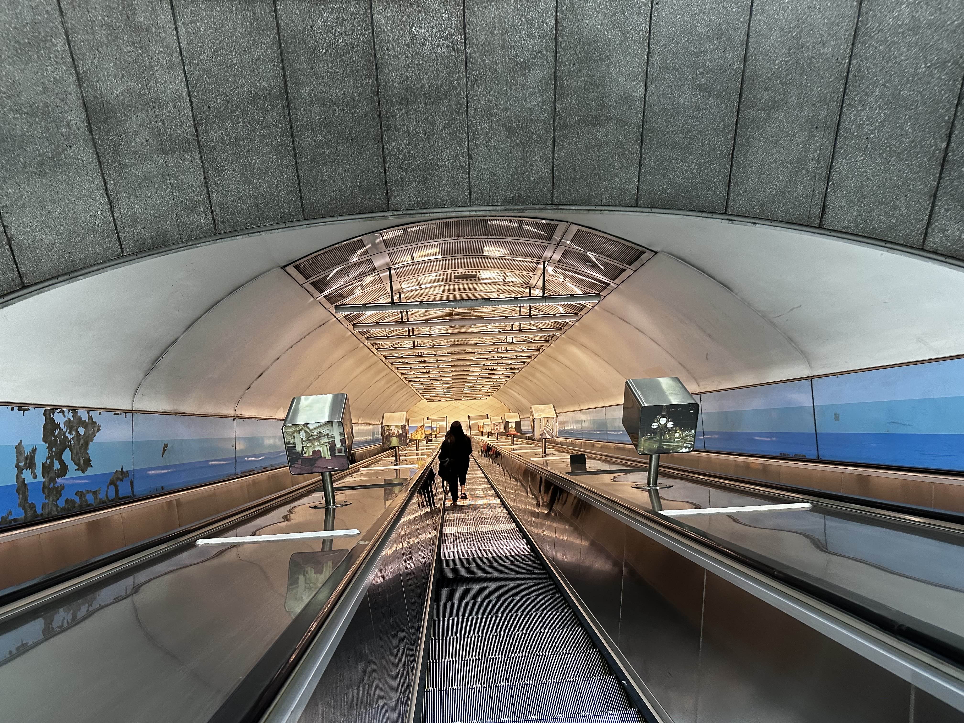 sign saying do not spit